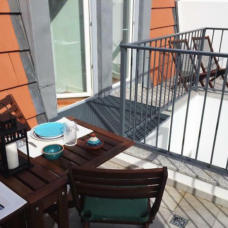 Appartamento Apt Lumineux Terrasse Principe Real Lisbona Esterno foto