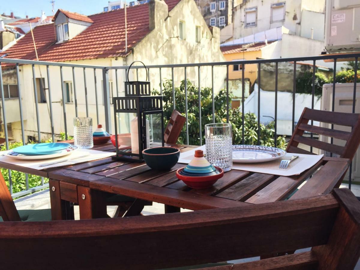 Appartamento Apt Lumineux Terrasse Principe Real Lisbona Esterno foto